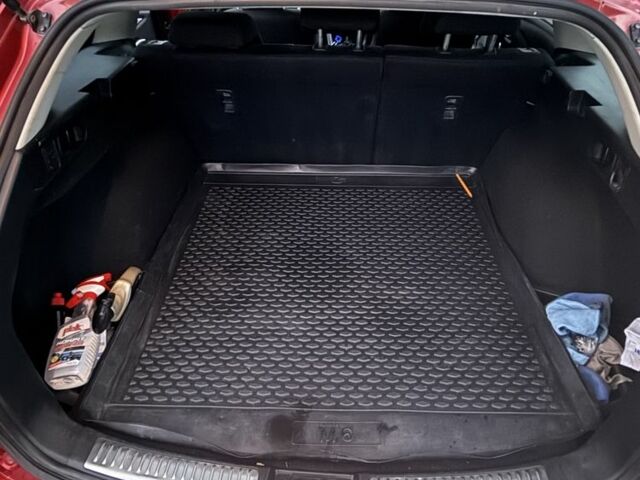 Красный Мазда 6, объемом двигателя 2.2 л и пробегом 290 тыс. км за 8000 $, фото 14 на Automoto.ua