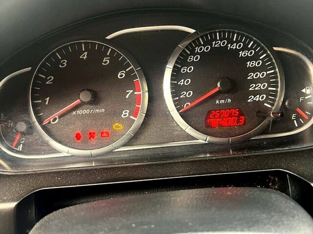 Мазда 6, об'ємом двигуна 2 л та пробігом 257 тис. км за 5700 $, фото 4 на Automoto.ua