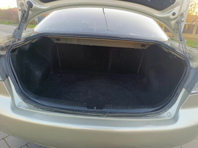 Жовтий Мазда 6, об'ємом двигуна 2 л та пробігом 330 тис. км за 3399 $, фото 23 на Automoto.ua