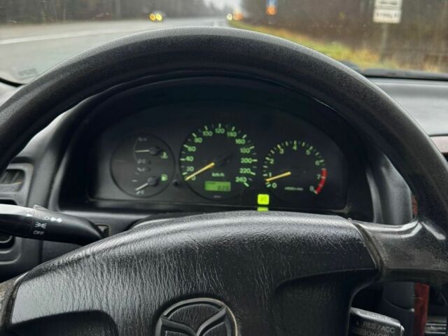 Сірий Мазда 6, об'ємом двигуна 2 л та пробігом 350 тис. км за 1000 $, фото 3 на Automoto.ua