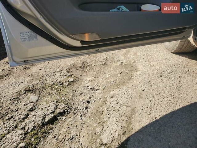 Серый Мазда 6, объемом двигателя 2 л и пробегом 250 тыс. км за 3600 $, фото 14 на Automoto.ua