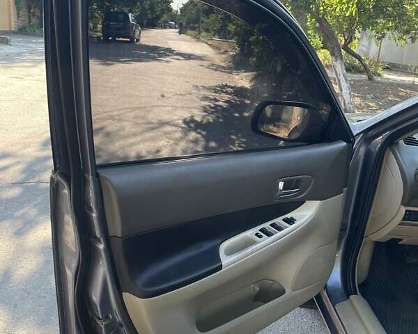 Сірий Мазда 6, об'ємом двигуна 1.8 л та пробігом 262 тис. км за 5500 $, фото 3 на Automoto.ua