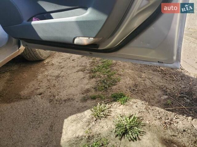 Серый Мазда 6, объемом двигателя 2 л и пробегом 250 тыс. км за 3600 $, фото 9 на Automoto.ua