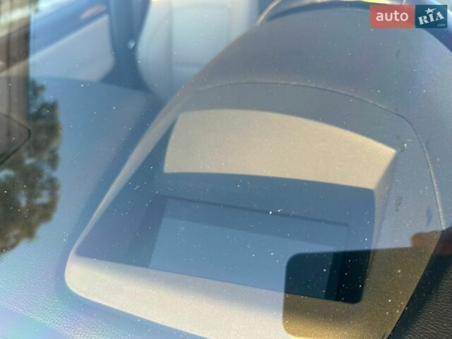 Серый Мазда 6, объемом двигателя 1.8 л и пробегом 377 тыс. км за 3300 $, фото 2 на Automoto.ua