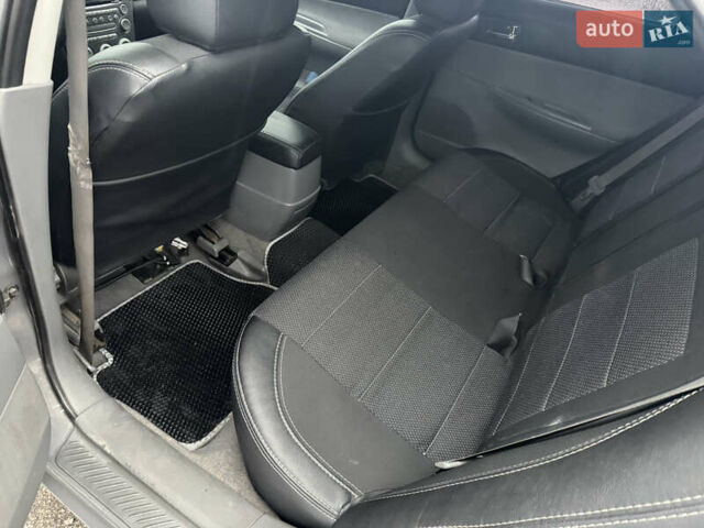 Серый Мазда 6, объемом двигателя 2 л и пробегом 300 тыс. км за 4300 $, фото 6 на Automoto.ua