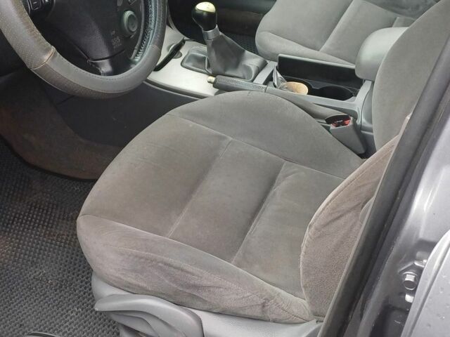 Серый Мазда 6, объемом двигателя 2 л и пробегом 320 тыс. км за 3000 $, фото 4 на Automoto.ua