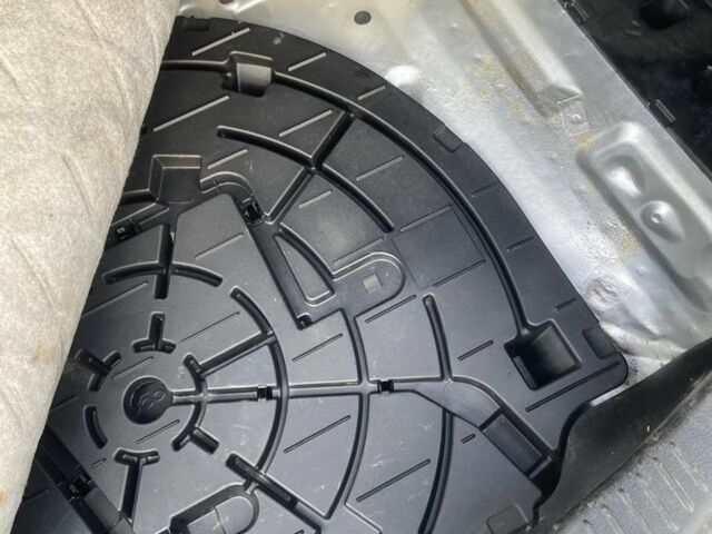 Сірий Мазда 6, об'ємом двигуна 2 л та пробігом 337 тис. км за 4150 $, фото 19 на Automoto.ua