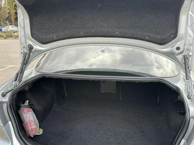 Серый Мазда 6, объемом двигателя 2 л и пробегом 332 тыс. км за 5200 $, фото 19 на Automoto.ua