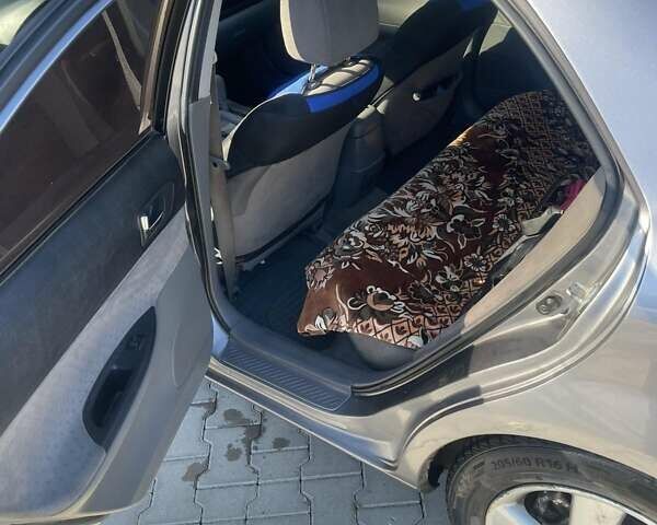 Сірий Мазда 6, об'ємом двигуна 2 л та пробігом 350 тис. км за 3500 $, фото 5 на Automoto.ua
