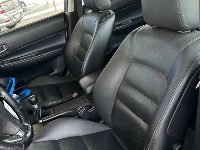 Сірий Мазда 6, об'ємом двигуна 0 л та пробігом 220 тис. км за 4900 $, фото 6 на Automoto.ua