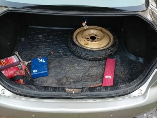 Серый Мазда 6, объемом двигателя 2 л и пробегом 215 тыс. км за 3800 $, фото 7 на Automoto.ua