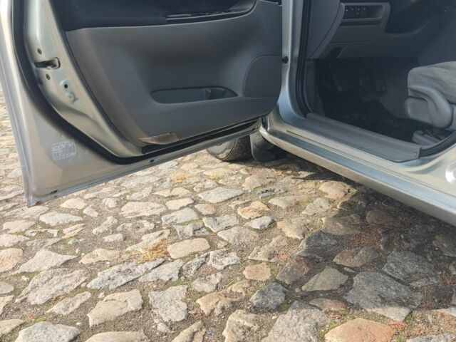 Серый Мазда 6, объемом двигателя 2 л и пробегом 288 тыс. км за 4300 $, фото 2 на Automoto.ua