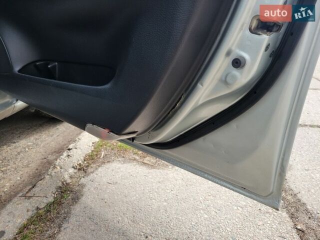 Серый Мазда 6, объемом двигателя 2.3 л и пробегом 260 тыс. км за 4500 $, фото 15 на Automoto.ua