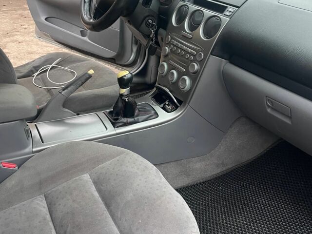 Сірий Мазда 6, об'ємом двигуна 1.8 л та пробігом 250 тис. км за 3987 $, фото 9 на Automoto.ua