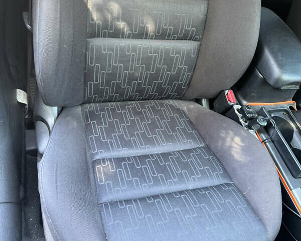 Сірий Мазда 6, об'ємом двигуна 2 л та пробігом 274 тис. км за 4600 $, фото 8 на Automoto.ua