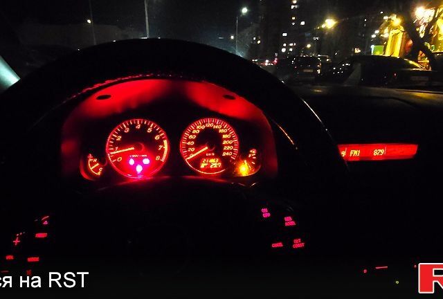 Сірий Мазда 6, об'ємом двигуна 2 л та пробігом 211 тис. км за 4200 $, фото 4 на Automoto.ua