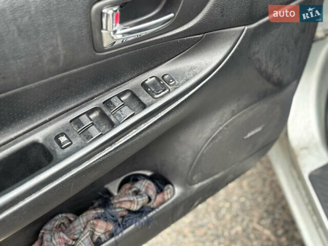 Серый Мазда 6, объемом двигателя 2 л и пробегом 300 тыс. км за 2500 $, фото 5 на Automoto.ua