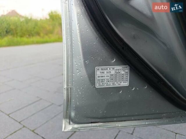 Сірий Мазда 6, об'ємом двигуна 1.8 л та пробігом 256 тис. км за 4500 $, фото 34 на Automoto.ua