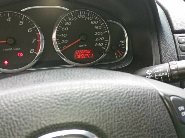 Серый Мазда 6, объемом двигателя 2 л и пробегом 247 тыс. км за 3500 $, фото 13 на Automoto.ua