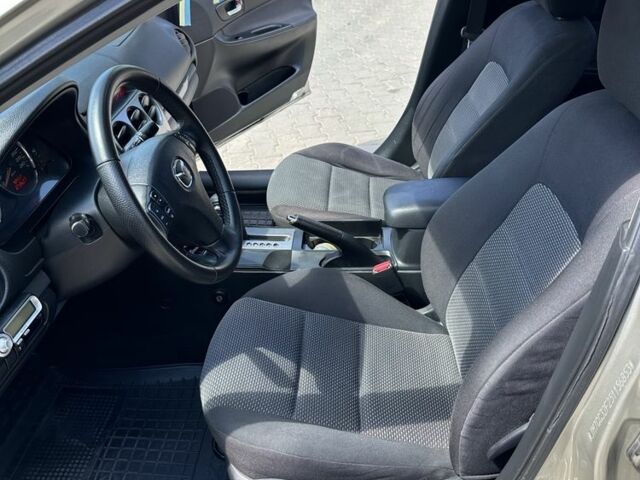 Сірий Мазда 6, об'ємом двигуна 2 л та пробігом 303 тис. км за 4799 $, фото 21 на Automoto.ua
