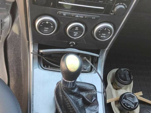 Сірий Мазда 6, об'ємом двигуна 2 л та пробігом 230 тис. км за 3700 $, фото 7 на Automoto.ua