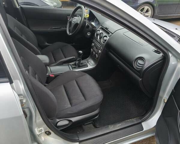 Серый Мазда 6, объемом двигателя 2 л и пробегом 222 тыс. км за 3700 $, фото 5 на Automoto.ua