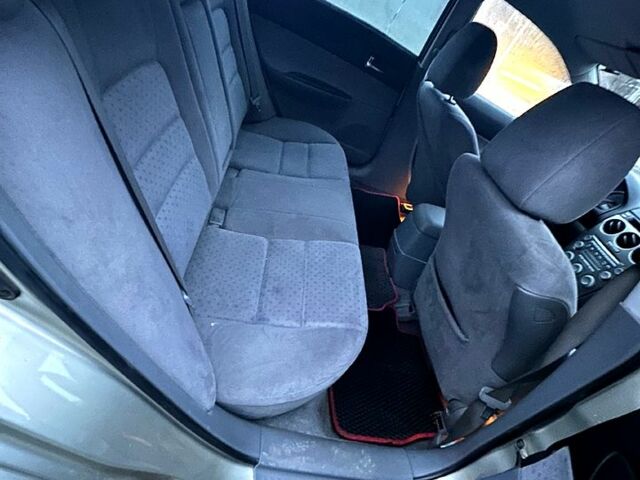 Серый Мазда 6, объемом двигателя 2 л и пробегом 0 тыс. км за 3500 $, фото 9 на Automoto.ua