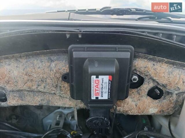 Сірий Мазда 6, об'ємом двигуна 1.8 л та пробігом 256 тис. км за 4500 $, фото 36 на Automoto.ua
