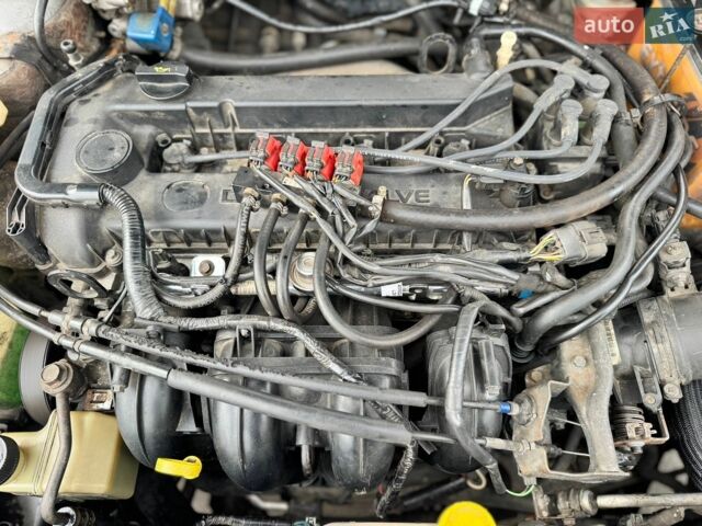 Серый Мазда 6, объемом двигателя 2 л и пробегом 311 тыс. км за 3900 $, фото 21 на Automoto.ua