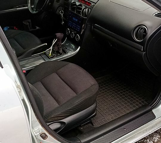 Сірий Мазда 6, об'ємом двигуна 2 л та пробігом 244 тис. км за 3600 $, фото 10 на Automoto.ua