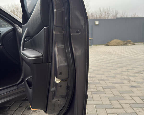 Серый Мазда 6, объемом двигателя 2 л и пробегом 160 тыс. км за 5200 $, фото 9 на Automoto.ua