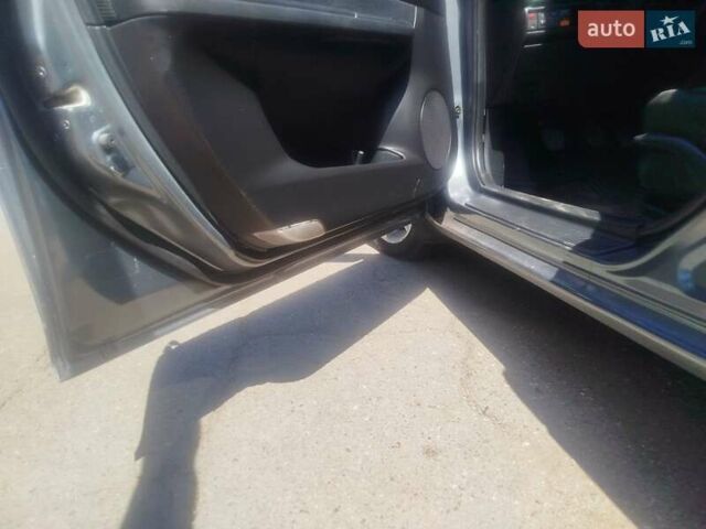 Сірий Мазда 6, об'ємом двигуна 2 л та пробігом 202 тис. км за 4000 $, фото 32 на Automoto.ua