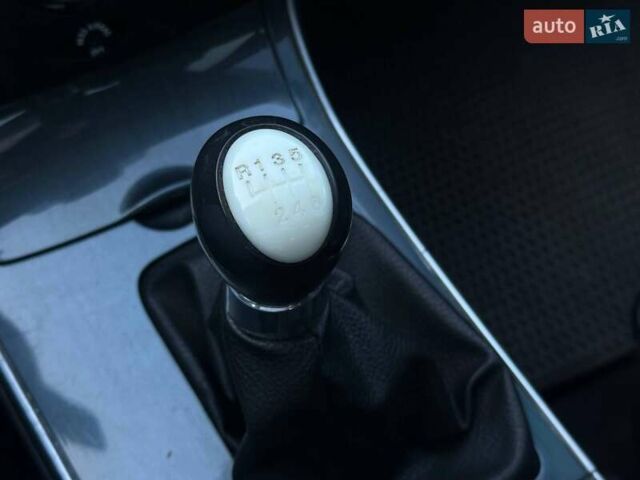 Серый Мазда 6, объемом двигателя 2 л и пробегом 243 тыс. км за 4999 $, фото 25 на Automoto.ua