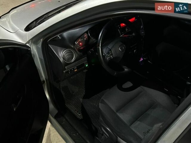 Серый Мазда 6, объемом двигателя 2 л и пробегом 280 тыс. км за 3500 $, фото 6 на Automoto.ua