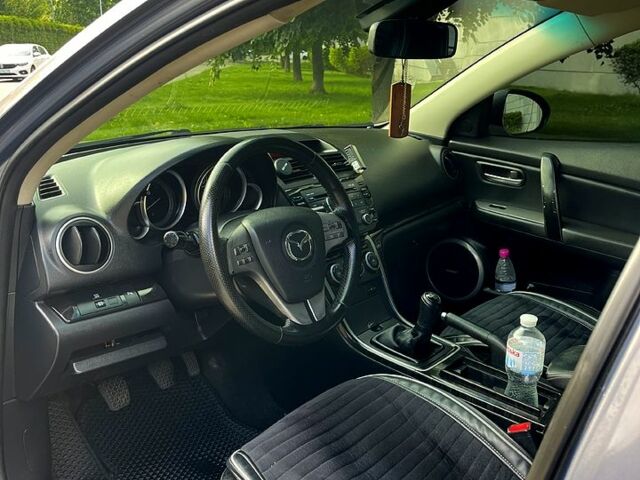 Серый Мазда 6, объемом двигателя 2.5 л и пробегом 260 тыс. км за 6000 $, фото 3 на Automoto.ua