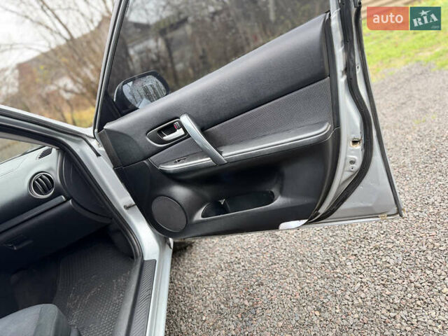 Серый Мазда 6, объемом двигателя 1.8 л и пробегом 256 тыс. км за 3999 $, фото 33 на Automoto.ua