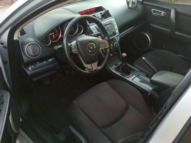 Сірий Мазда 6, об'ємом двигуна 2 л та пробігом 21 тис. км за 4800 $, фото 7 на Automoto.ua