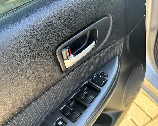 Серый Мазда 6, объемом двигателя 2 л и пробегом 190 тыс. км за 5300 $, фото 6 на Automoto.ua