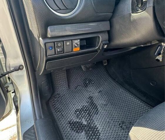Сірий Мазда 6, об'ємом двигуна 2 л та пробігом 280 тис. км за 5200 $, фото 4 на Automoto.ua