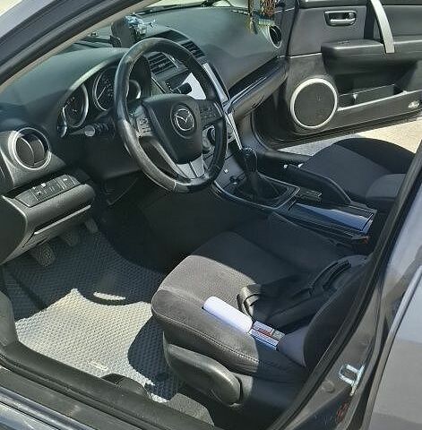 Сірий Мазда 6, об'ємом двигуна 2 л та пробігом 251 тис. км за 6006 $, фото 10 на Automoto.ua