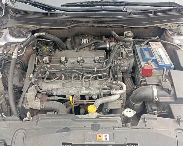 Сірий Мазда 6, об'ємом двигуна 2 л та пробігом 326 тис. км за 5400 $, фото 10 на Automoto.ua