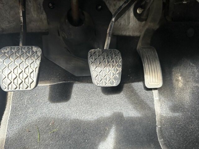 Сірий Мазда 6, об'ємом двигуна 2.5 л та пробігом 227 тис. км за 5600 $, фото 5 на Automoto.ua