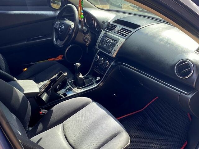 Сірий Мазда 6, об'ємом двигуна 2 л та пробігом 270 тис. км за 6300 $, фото 4 на Automoto.ua