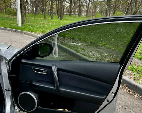 Серый Мазда 6, объемом двигателя 2 л и пробегом 177 тыс. км за 7800 $, фото 16 на Automoto.ua