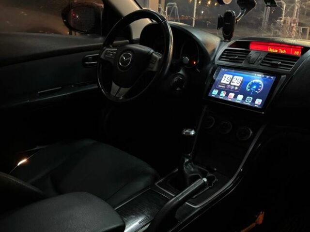 Сірий Мазда 6, об'ємом двигуна 2 л та пробігом 290 тис. км за 3900 $, фото 4 на Automoto.ua