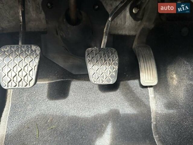 Сірий Мазда 6, об'ємом двигуна 2.5 л та пробігом 227 тис. км за 5600 $, фото 4 на Automoto.ua