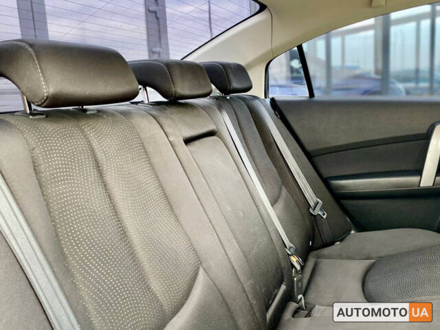 Сірий Мазда 6, об'ємом двигуна 1.8 л та пробігом 241 тис. км за 7700 $, фото 22 на Automoto.ua