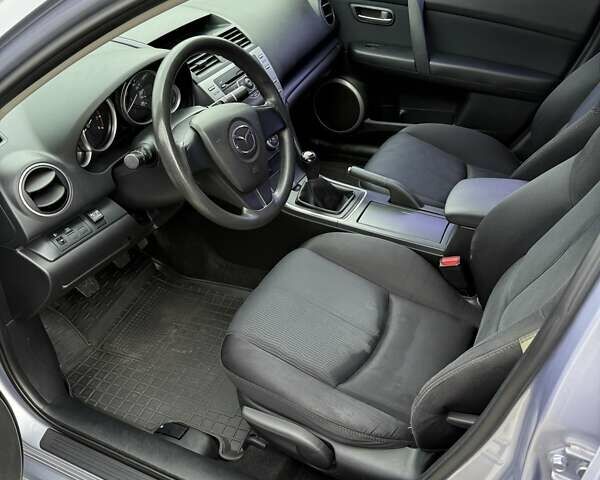 Серый Мазда 6, объемом двигателя 1.8 л и пробегом 202 тыс. км за 6500 $, фото 11 на Automoto.ua