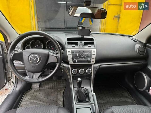 Сірий Мазда 6, об'ємом двигуна 1.8 л та пробігом 273 тис. км за 6400 $, фото 3 на Automoto.ua