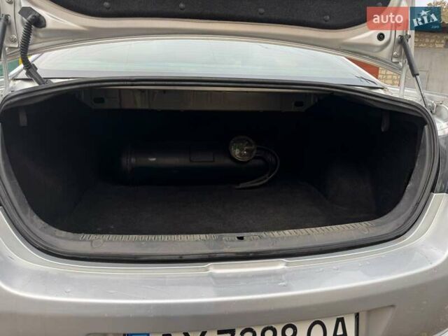 Сірий Мазда 6, об'ємом двигуна 1.8 л та пробігом 281 тис. км за 5800 $, фото 4 на Automoto.ua